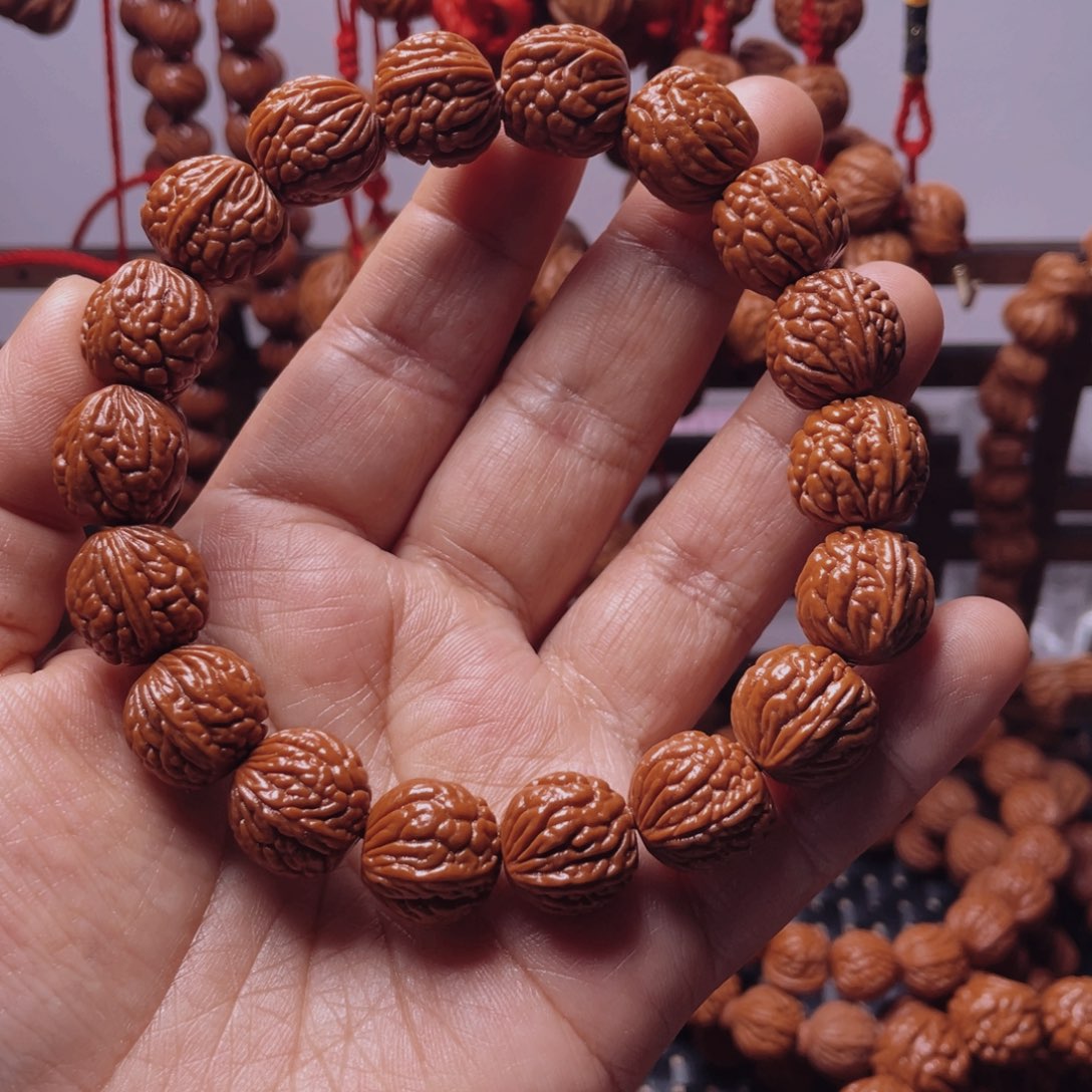 木质类龙纹桃枭手串