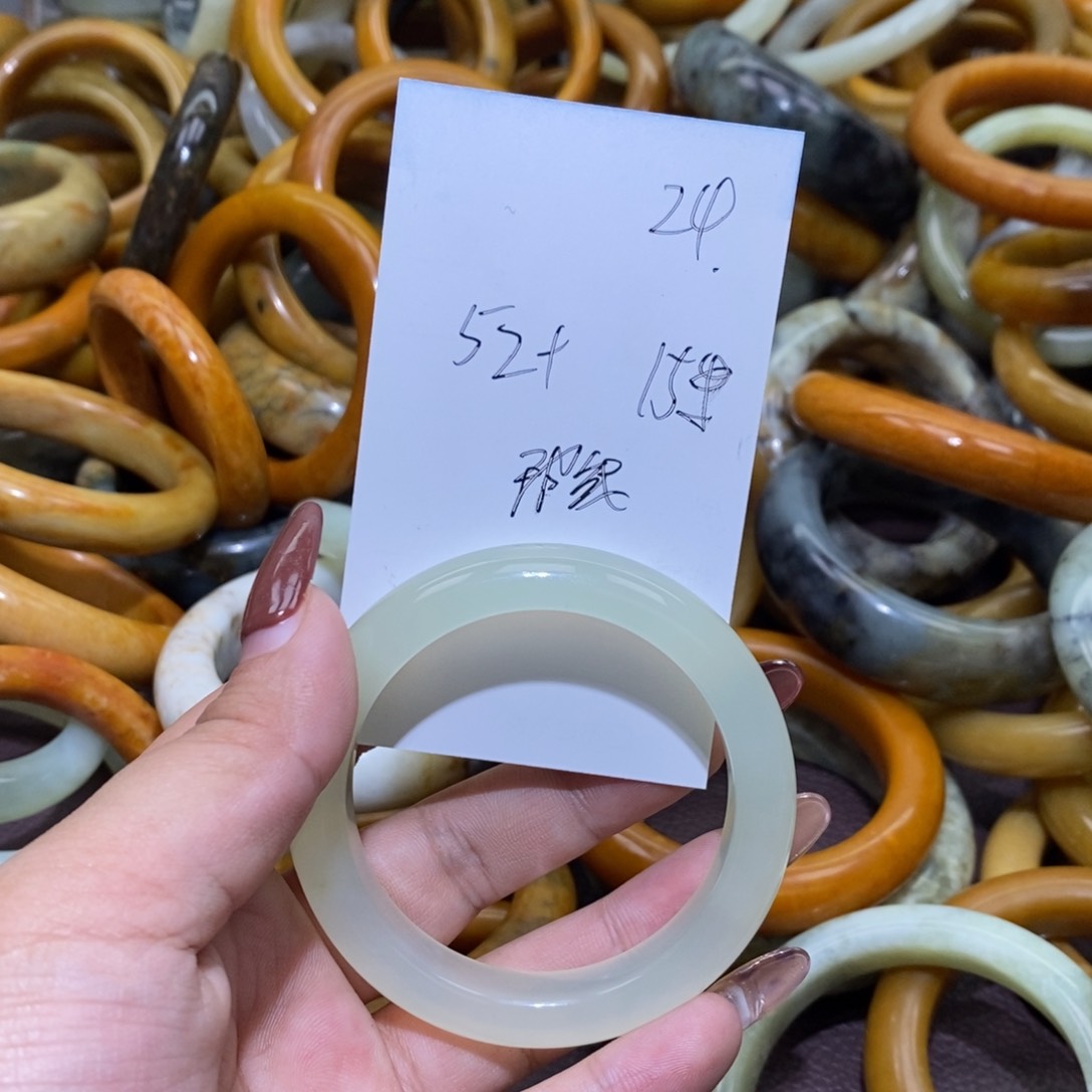 未镶嵌蛇纹石玉手镯?****金