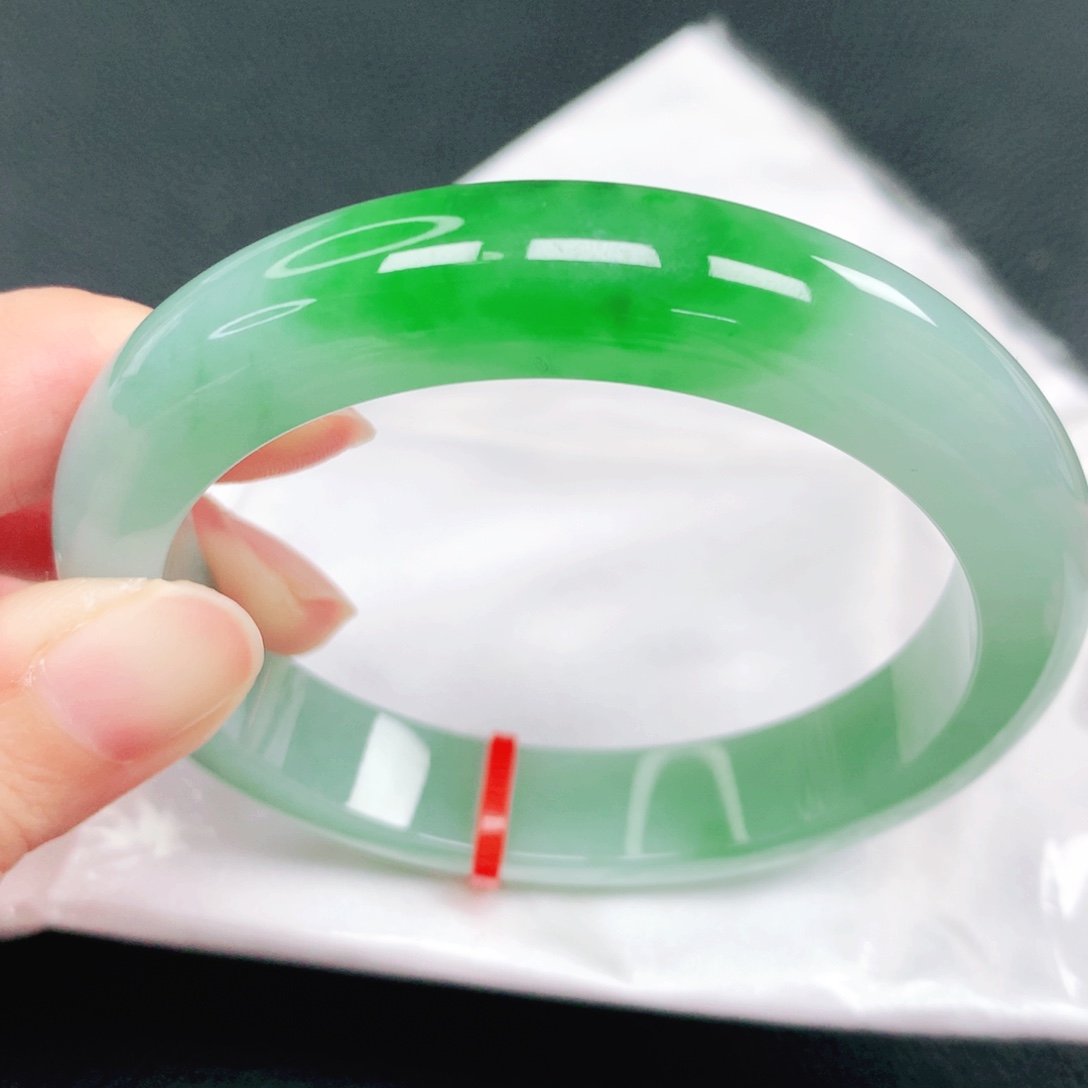 翡翠未镶嵌手镯58圈