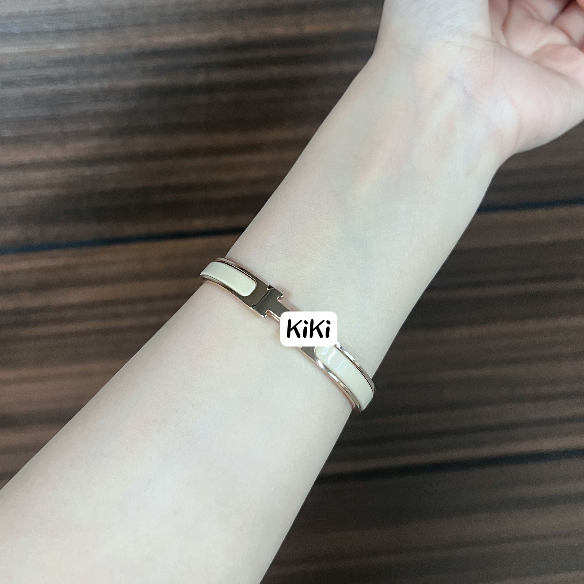 铜合金珐琅手镯 无法拒绝 窄版字母H珐琅手镯 百搭三色