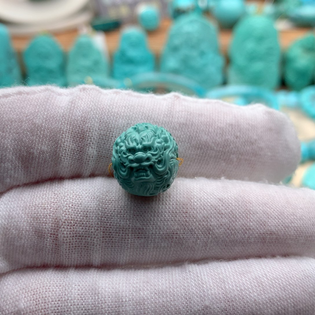 绿松石颈饰未镶嵌