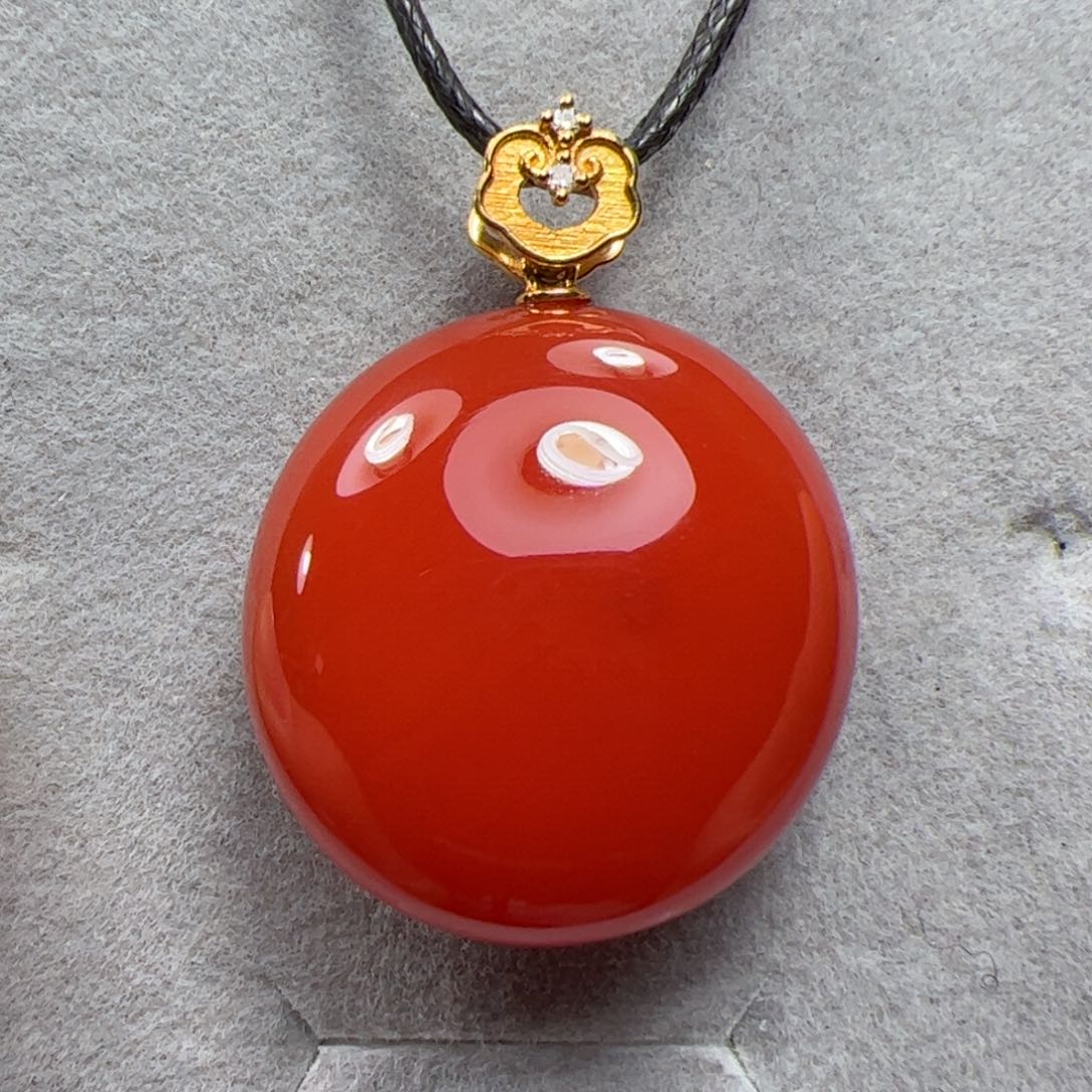 南红玛瑙吊坠18K金镶嵌