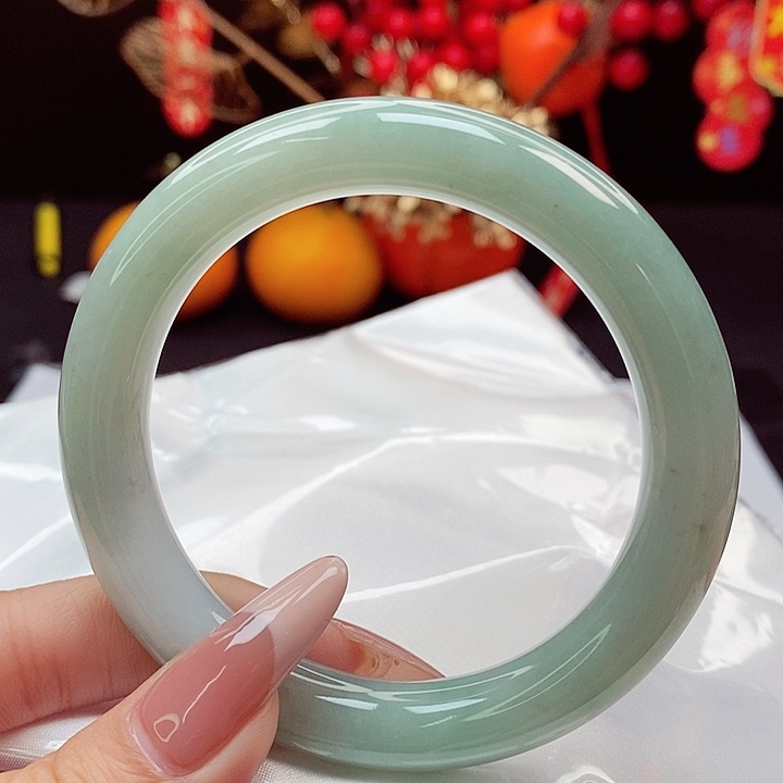 翡翠手镯未镶嵌57圈