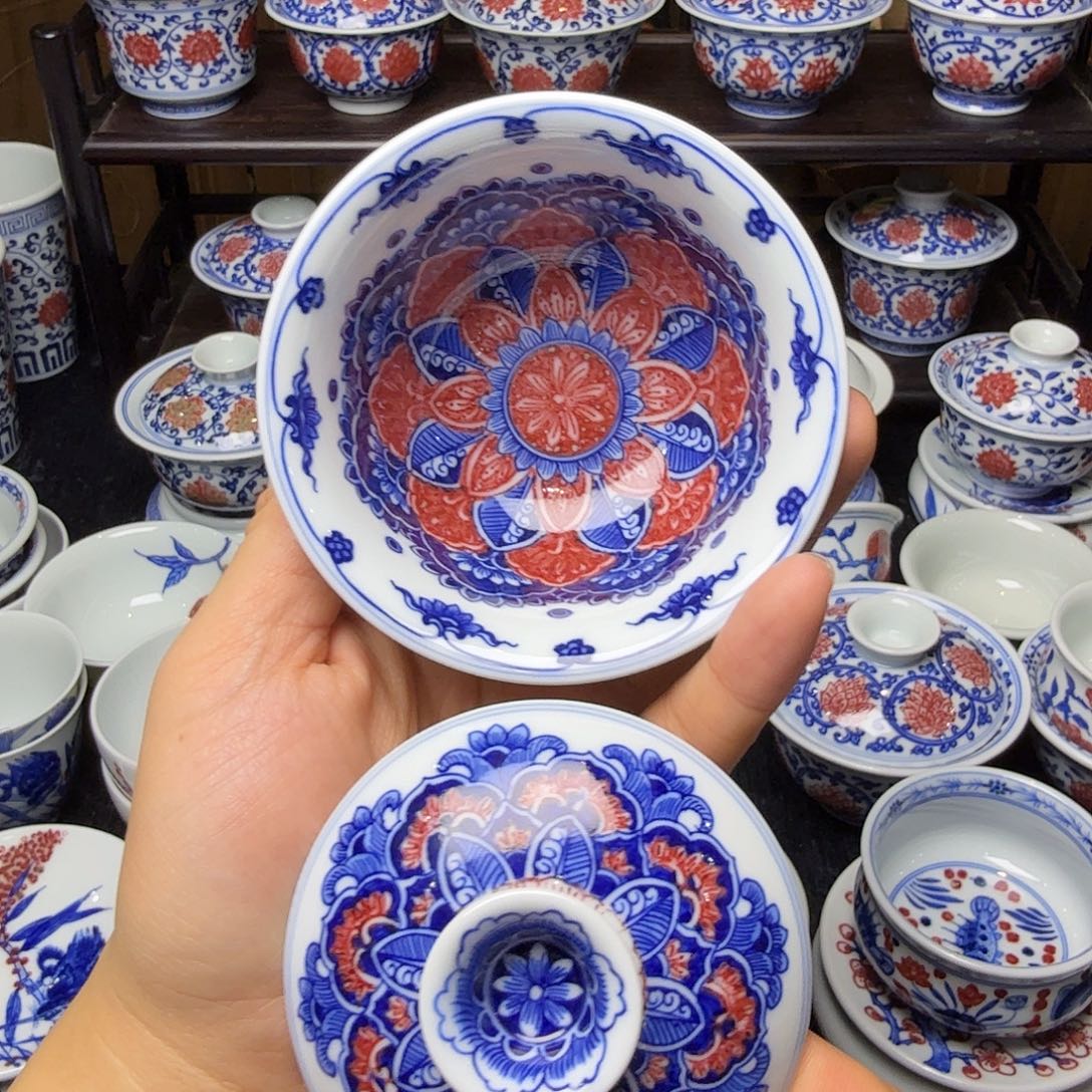 青***码青花釉里红曼陀罗盖碗料点微瑕