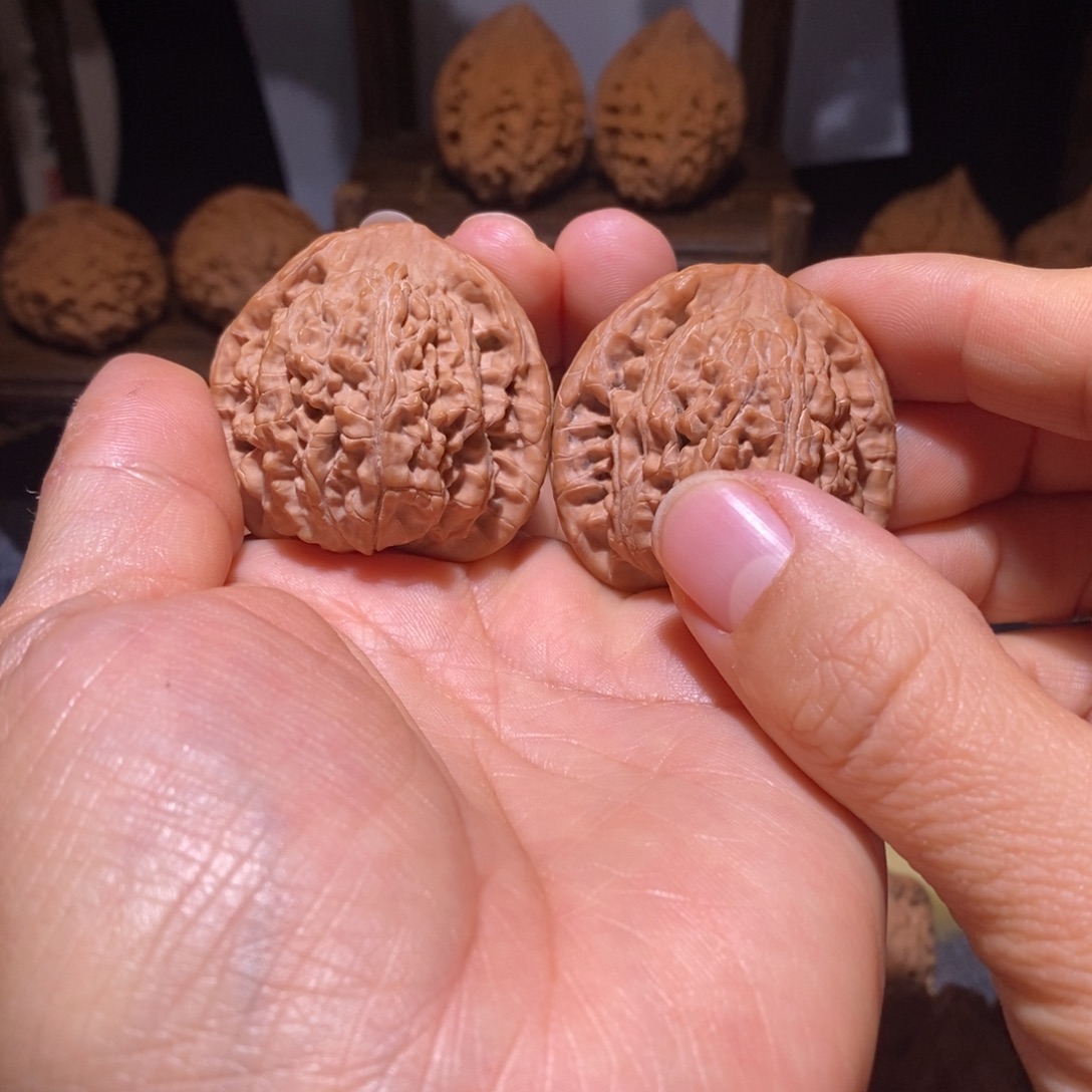 文玩核桃吊坠望月40+