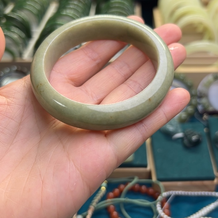 和田玉手镯未镶嵌58圈围1507