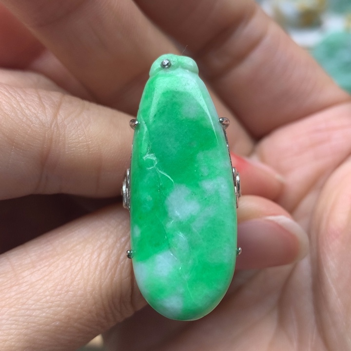 颈饰未镶嵌翡翠翡翠