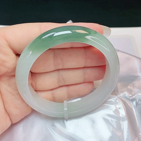 【闪购商品】翡翠手镯未镶嵌正圈56.5