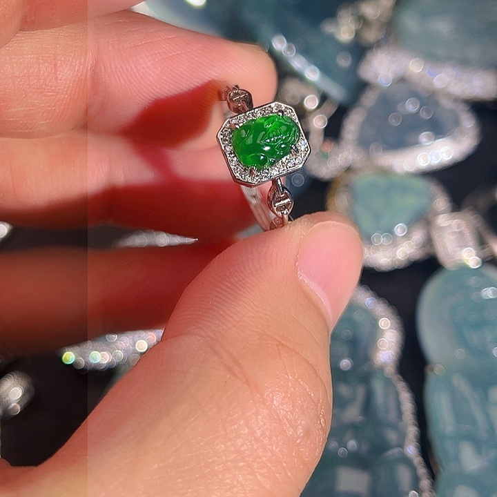 翡翠颈饰未镶嵌2，