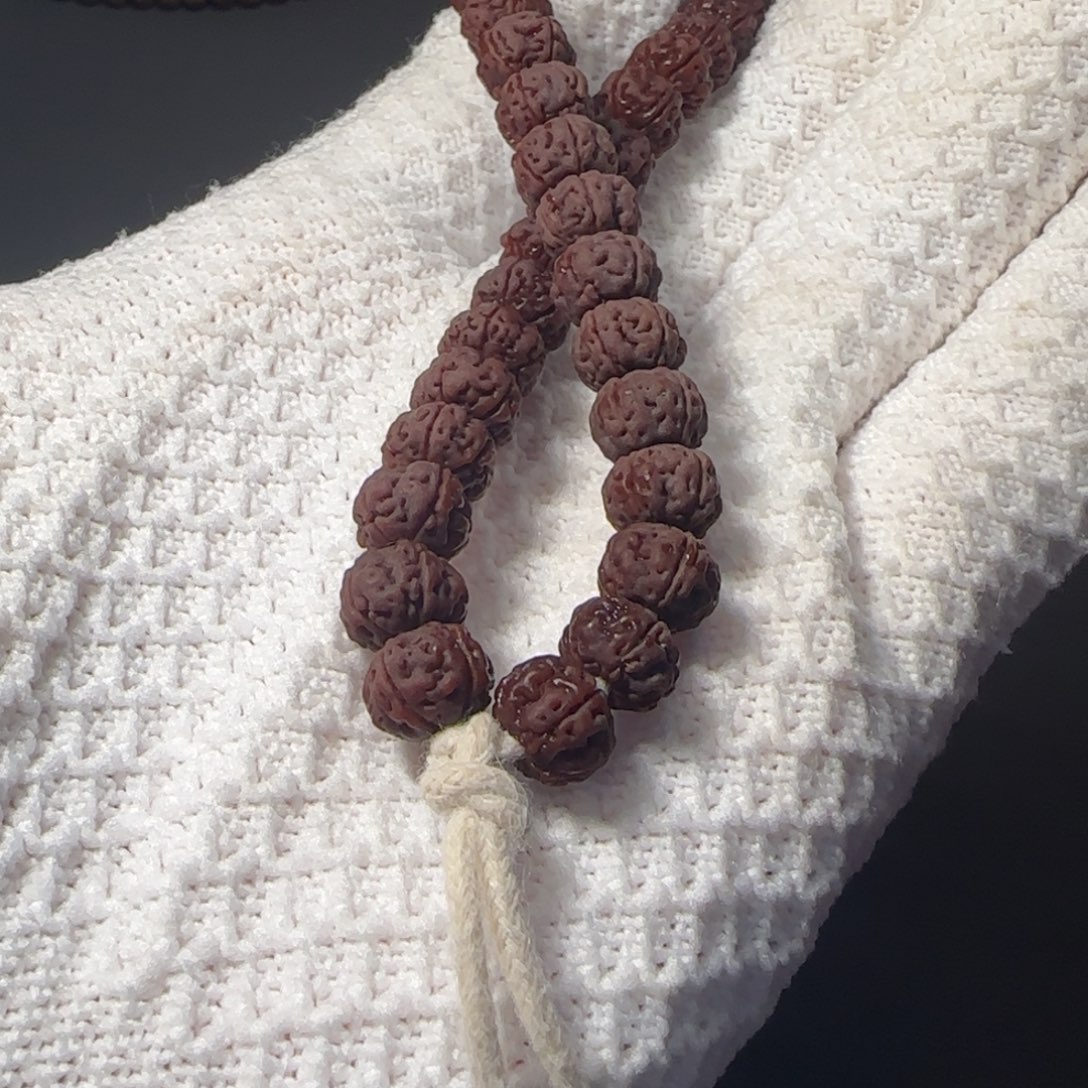 O***K吊坠金刚菩提顶级勿里达老树王手持