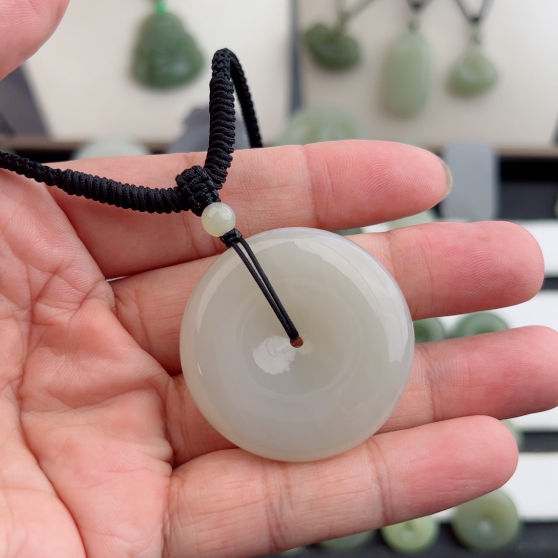 吊坠(赠链)未镶嵌和田玉666