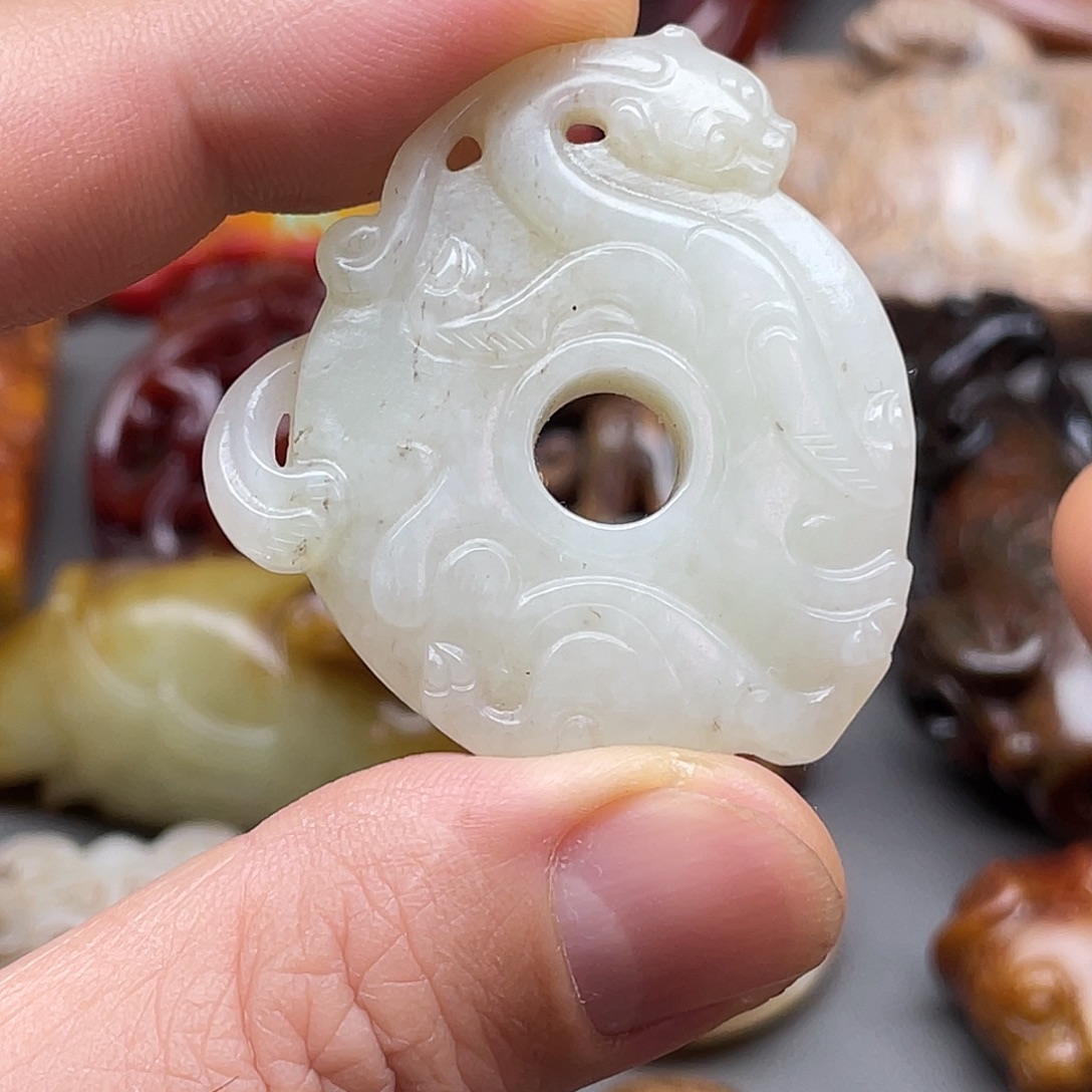 和田玉未镶嵌颈饰