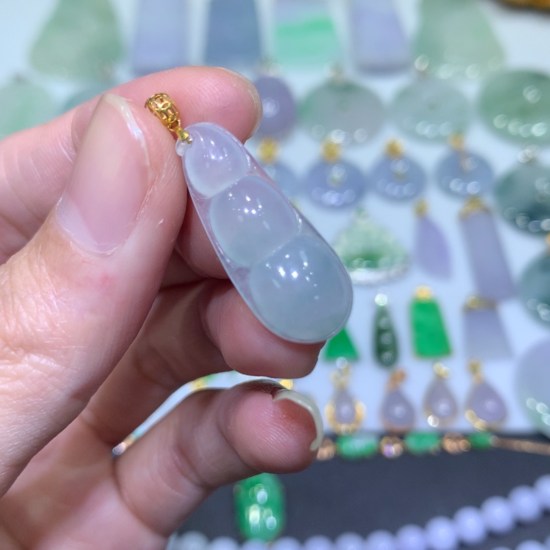 翡翠吊坠(不含链)18K金镶嵌