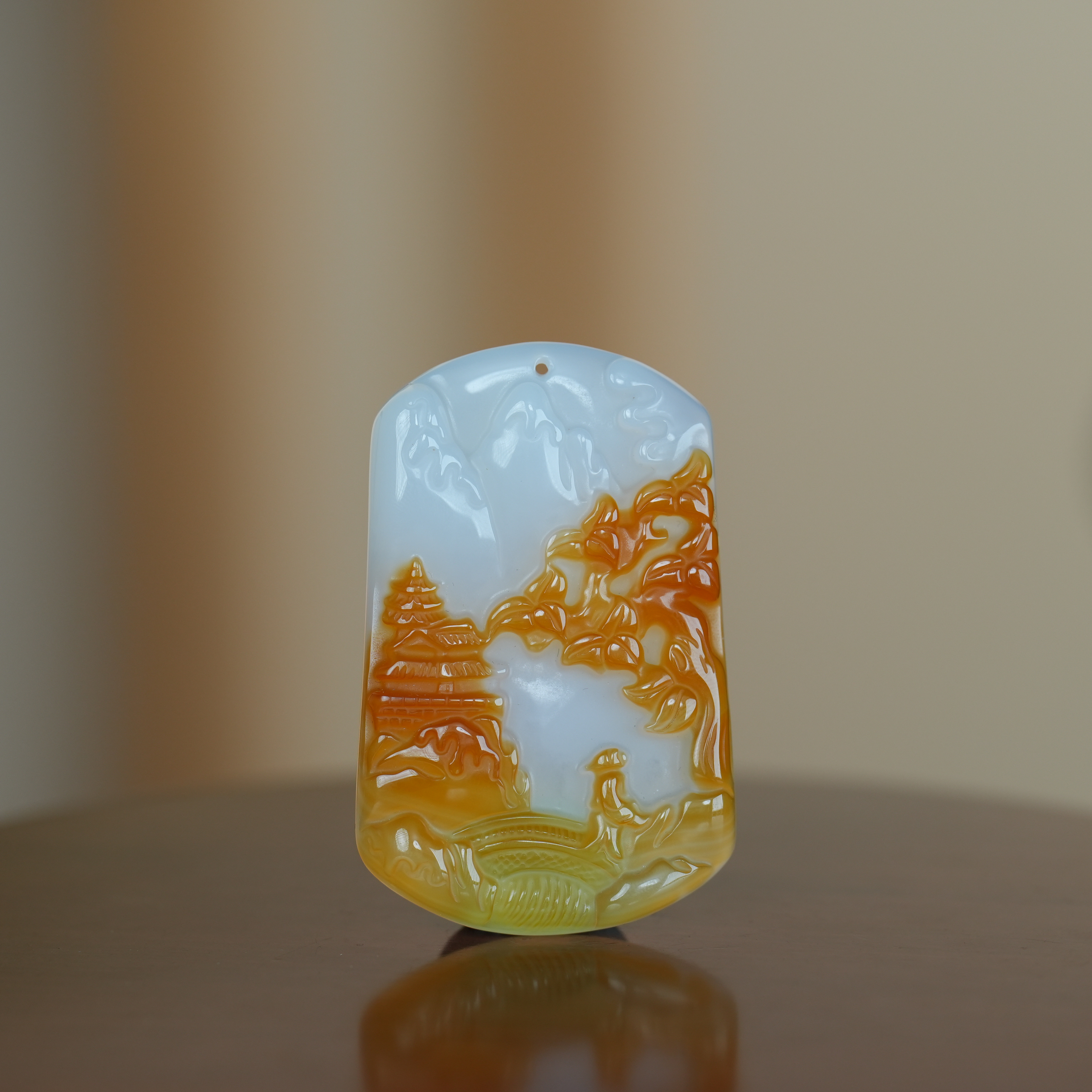 玛瑙俏色人物山水牌/XA1508中贸圣佳拍卖
