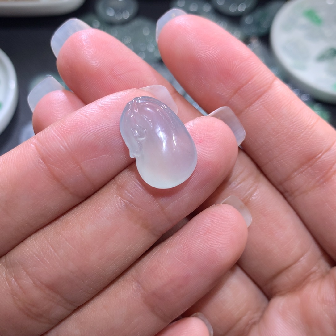 翡翠裸石未镶嵌高冰钱袋