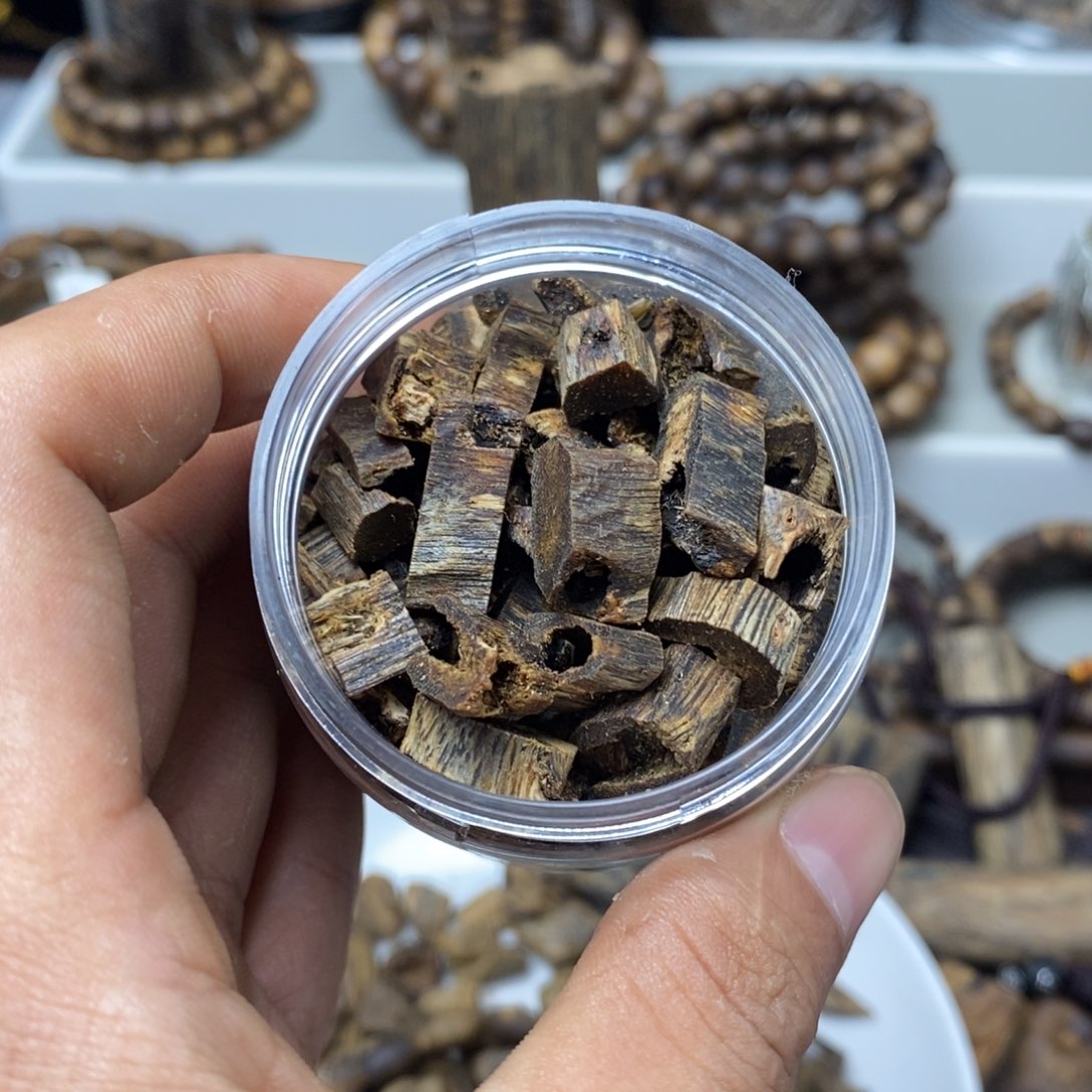 沉香碎屑沉香乌身圆叶熏香碎料9沉沉30克➕