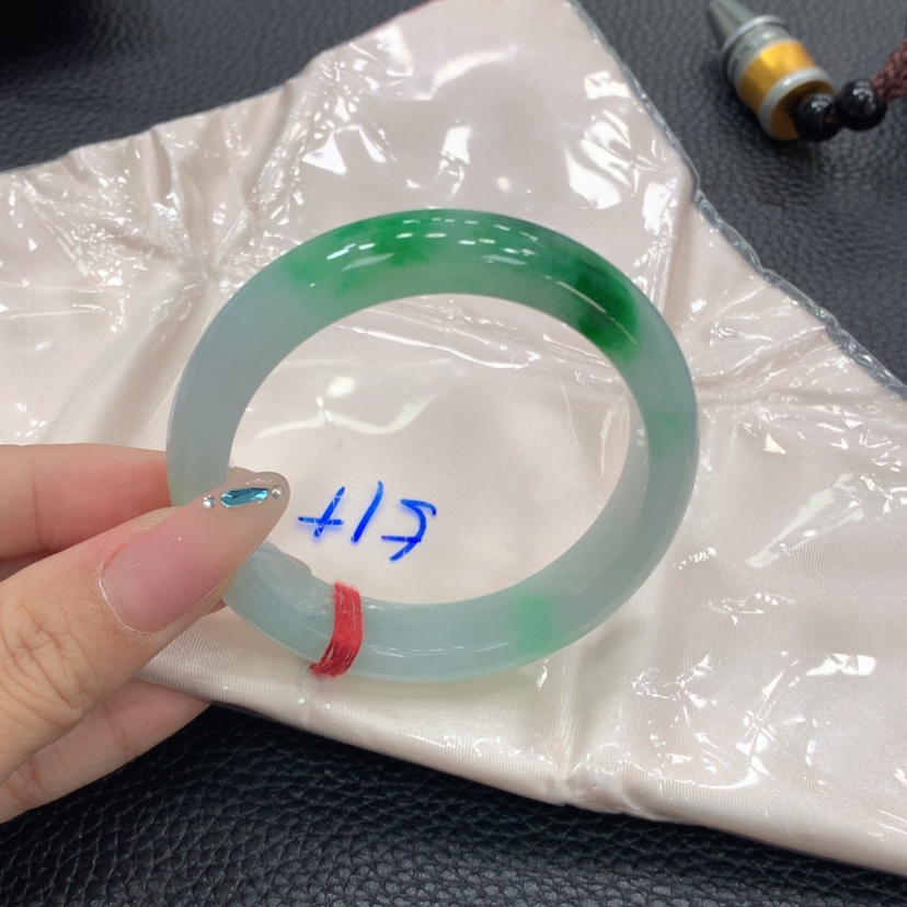 【闪购商品】翡翠手镯未镶嵌y***怡翡翠