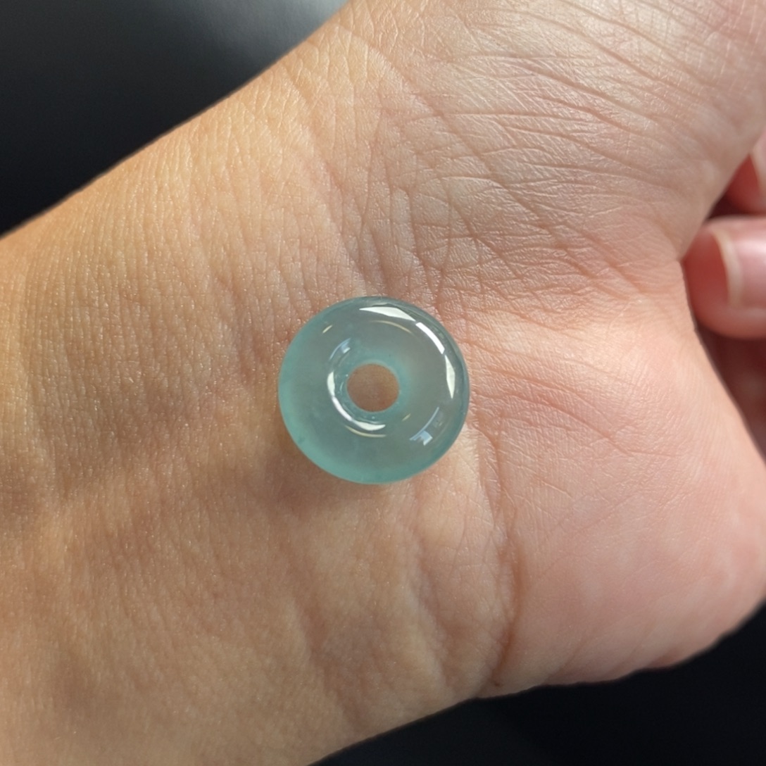 翡翠裸石冰胶晴底甜甜圈