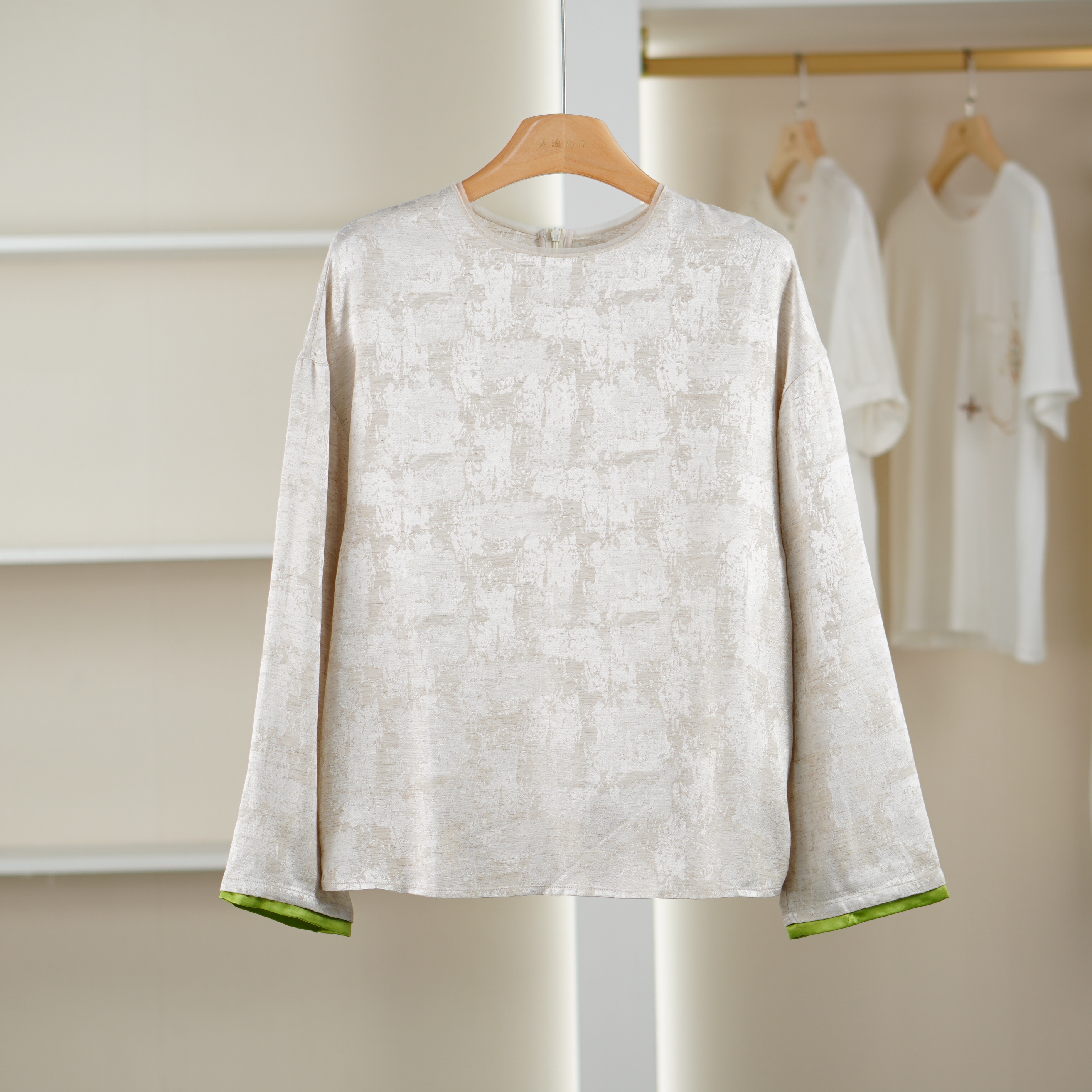 麦迪尚品【丝S】5101139 春季中式禅意提花撞色茶服套头上衣女装