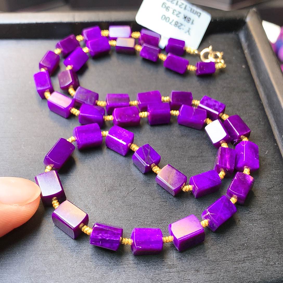 苏纪石（舒俱来）项链18K金镶嵌心**花