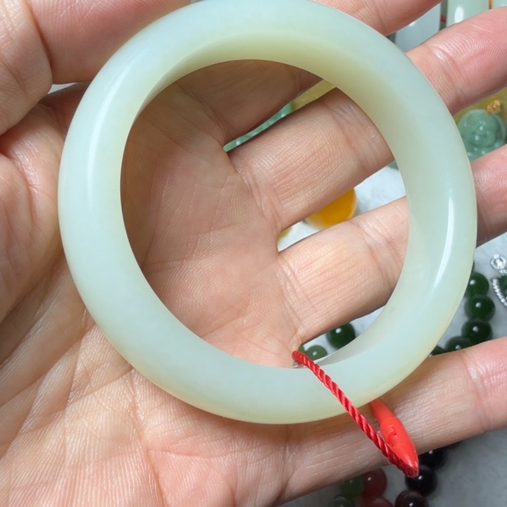 杰***@和田玉未镶嵌手镯