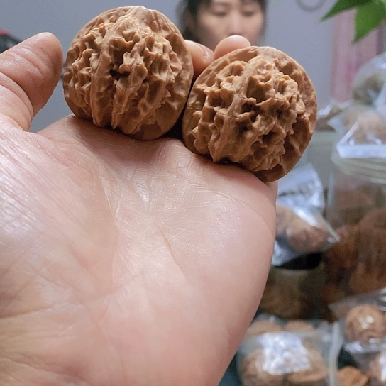 【闪购商品】把件文玩核桃40.5天地红皮