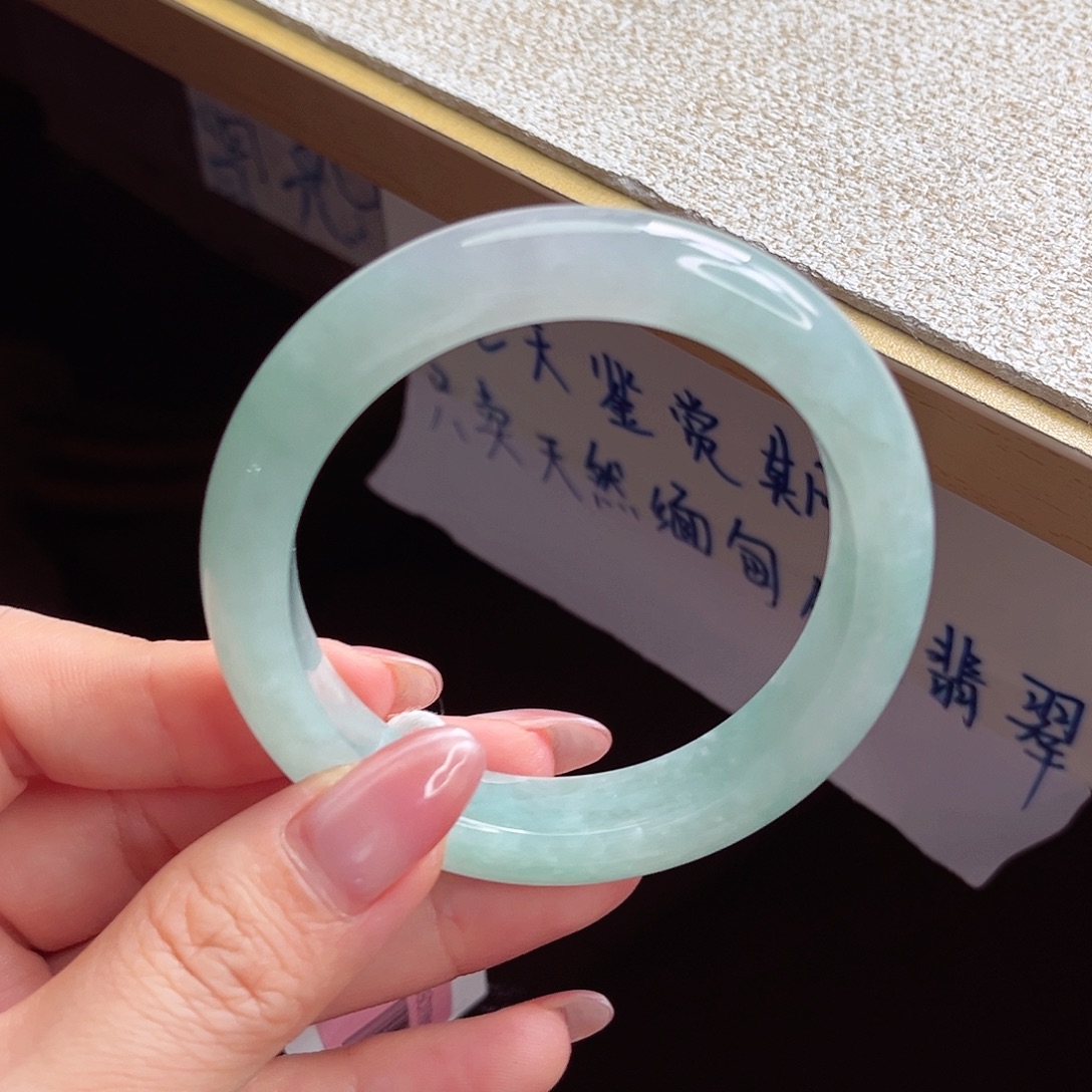 翡翠未镶嵌手镯手镯