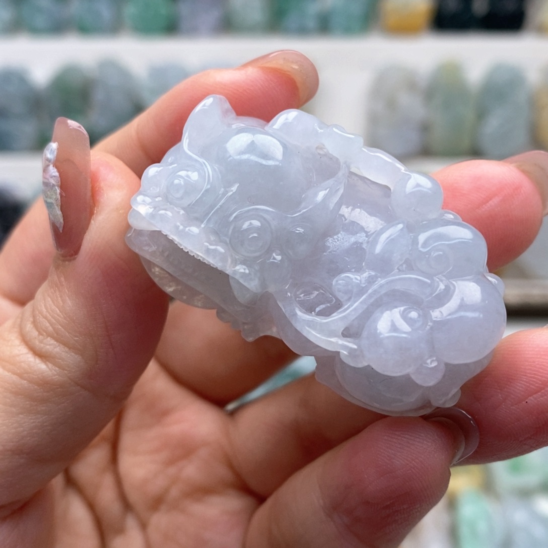 翡翠吊坠(赠链)未镶嵌