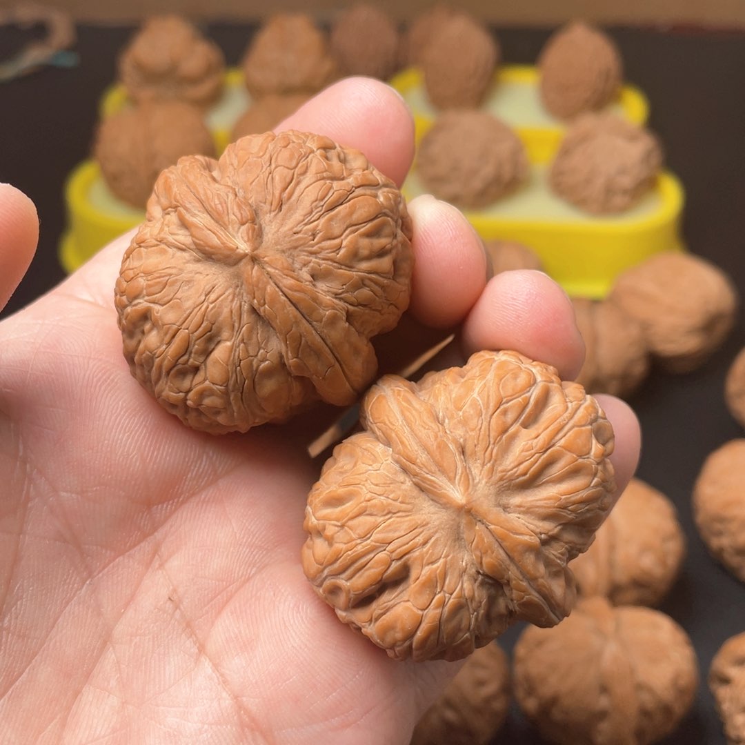 M****༗跟你文玩核桃元宝