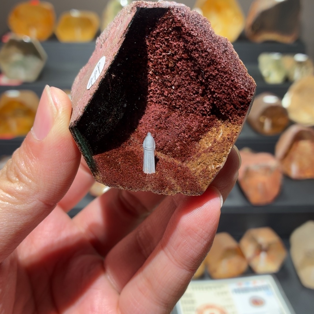 广***众水晶未镶嵌珠宝半成品