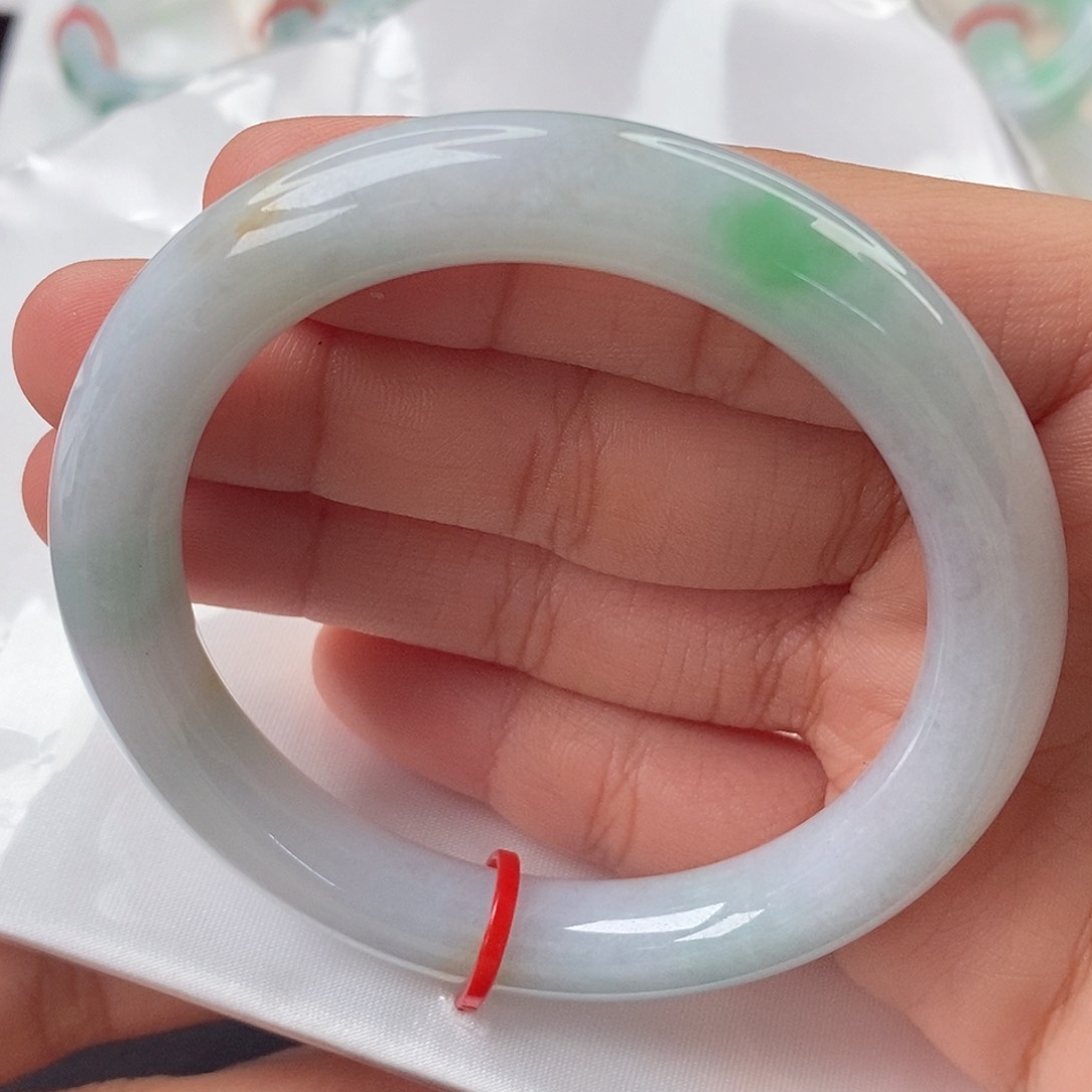 翡翠手镯（圆镯）未镶嵌54.3圈