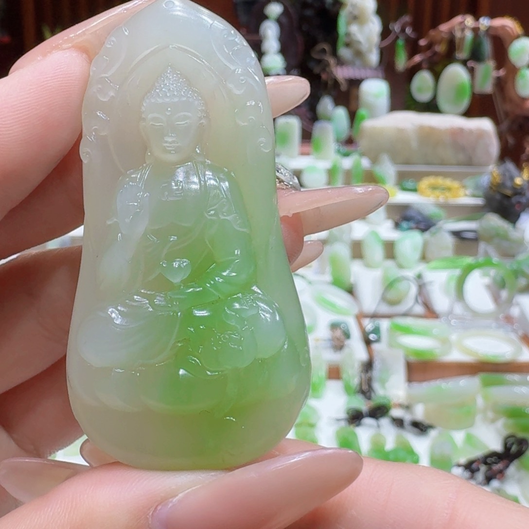 和田玉翠青冰底大日如来未镶嵌