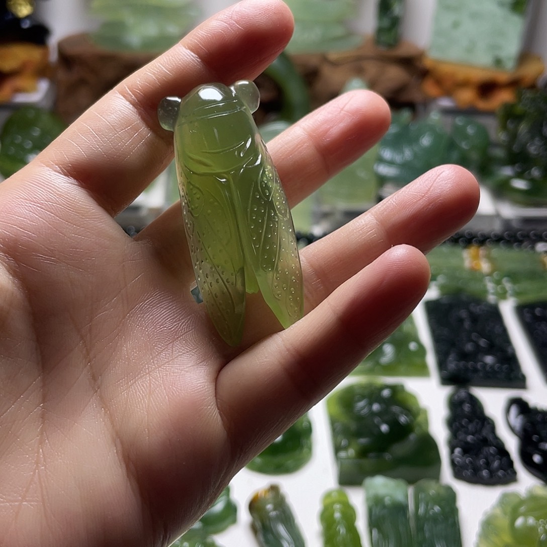 未镶嵌蛇纹石玉颈饰