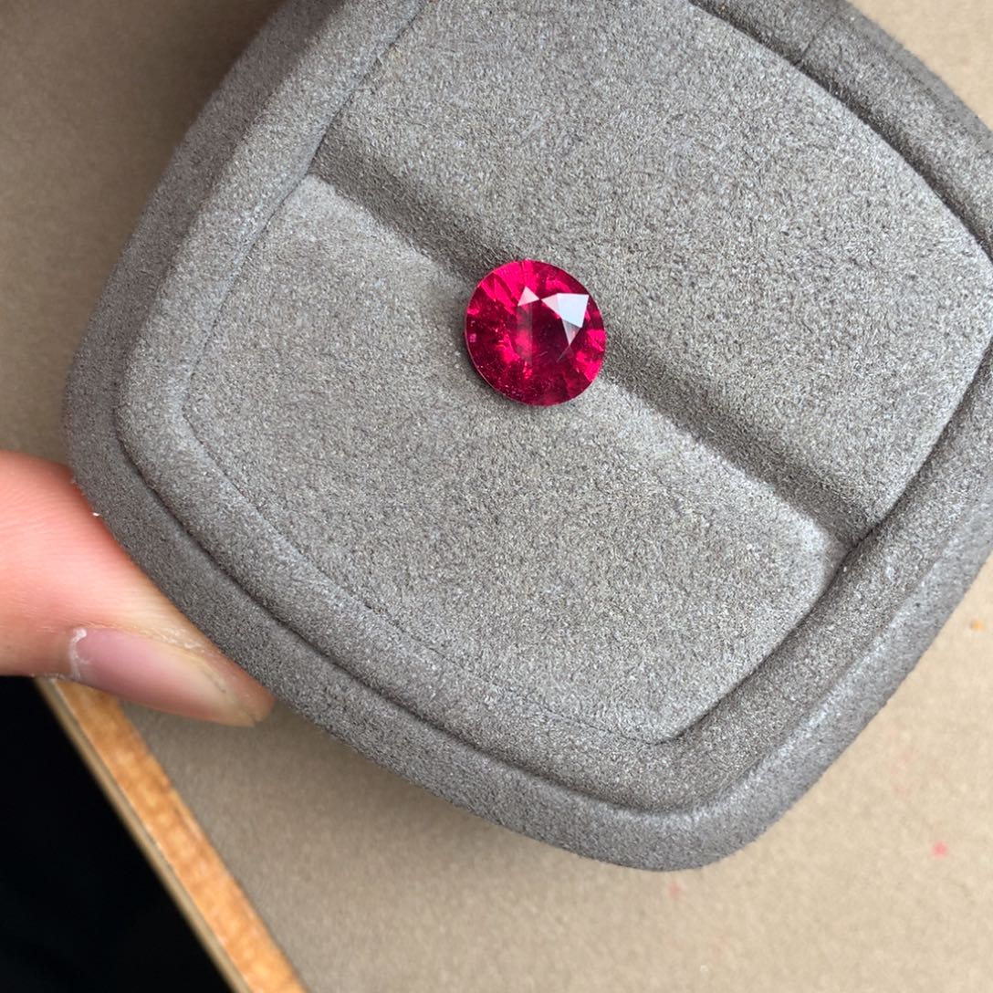 未镶嵌碧玺裸石2.95ct天然卢比莱碧玺裸石