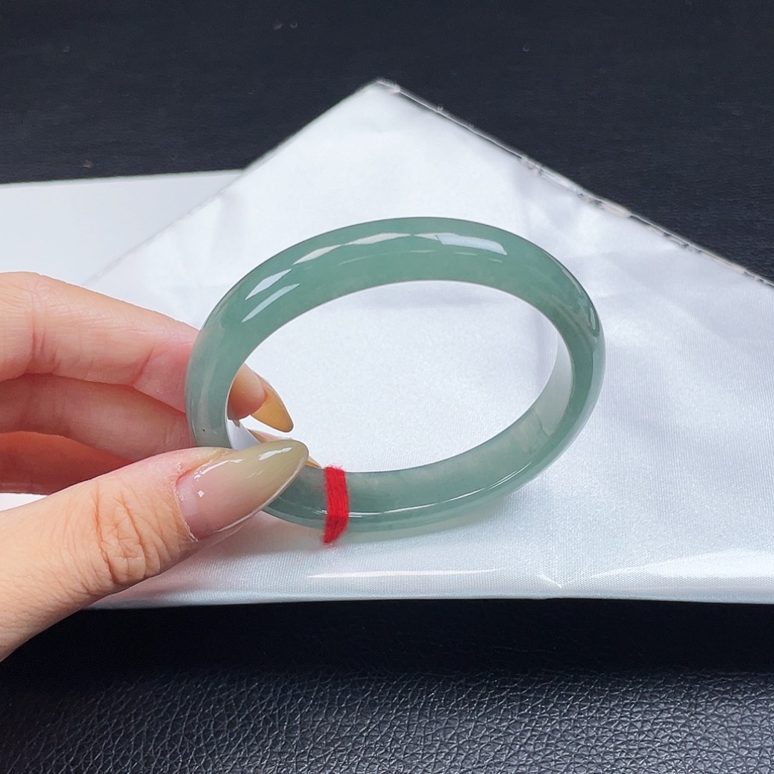 翡翠手镯未镶嵌5746-冰湖水蓝-贵妃