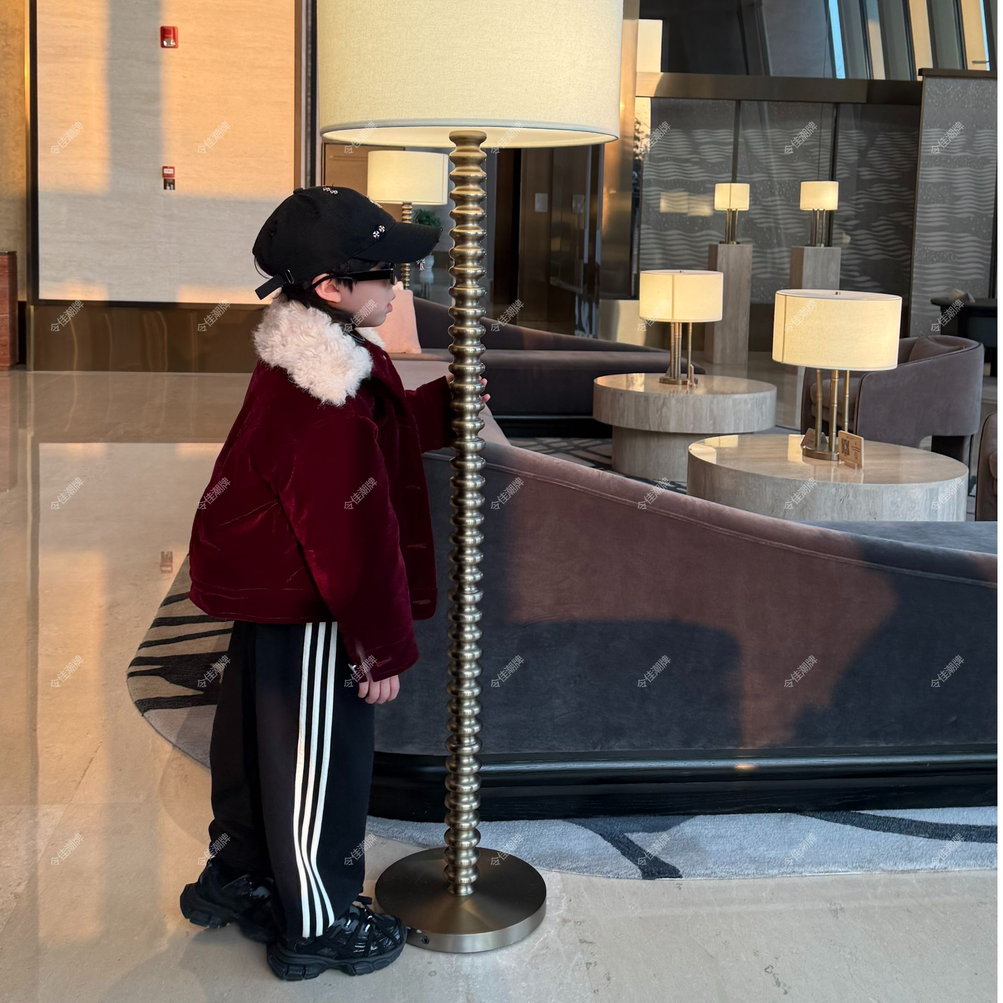 令佳潮牌冬款儿童中性洋气百搭酒红色翻领加绒外套冬季加厚3343