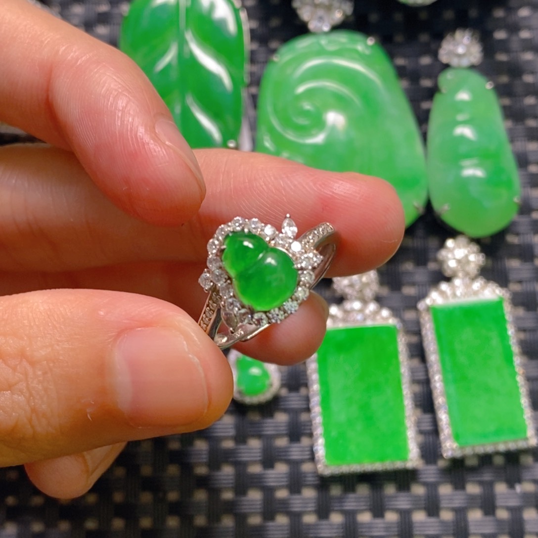 翡翠银S925镶嵌颈饰戒指