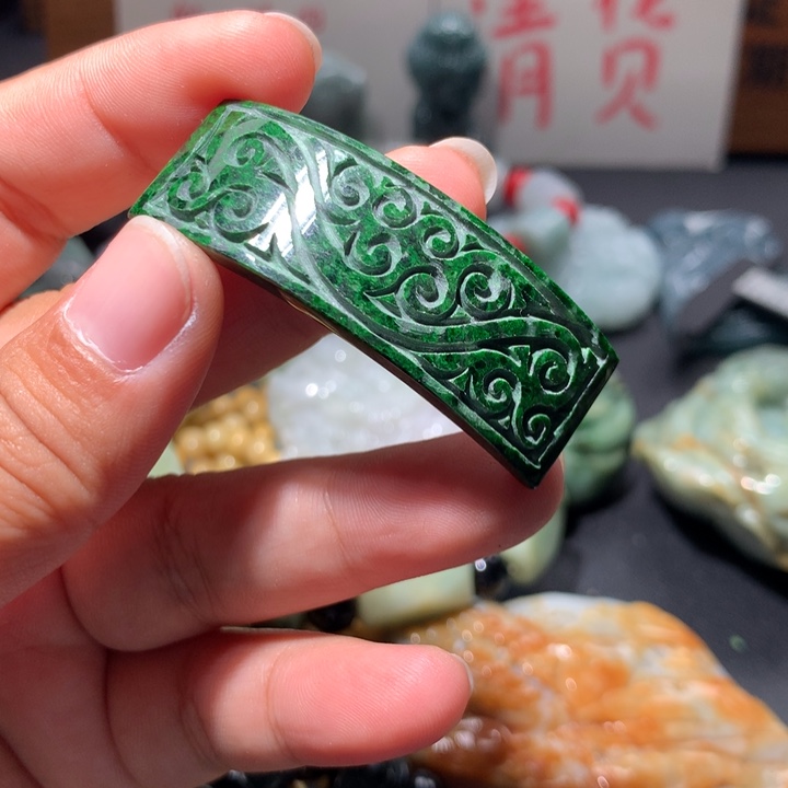 翡翠未镶嵌颈饰保真天然A货翡翠