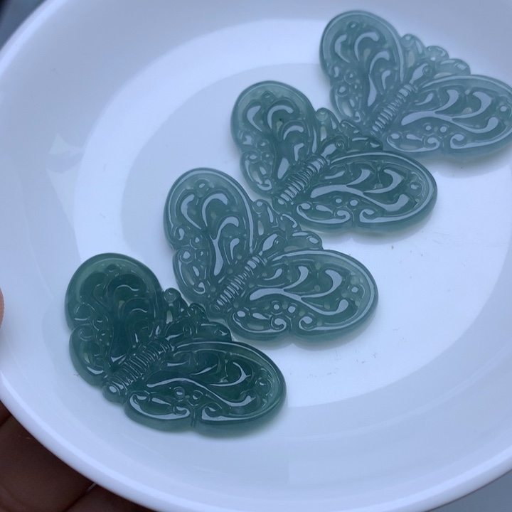  翡翠A货冰蓝水蝴蝶吊坠4个