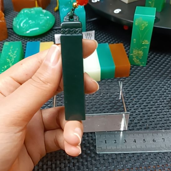 寿山石印石西安倔绿