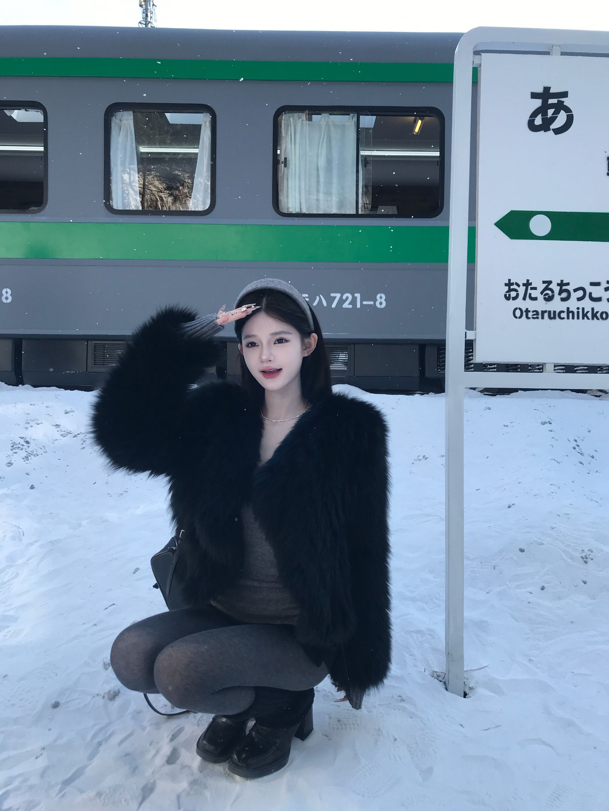 Cz纯子真嘟好好穿！时尚翻边经典百搭毛毛外套短款