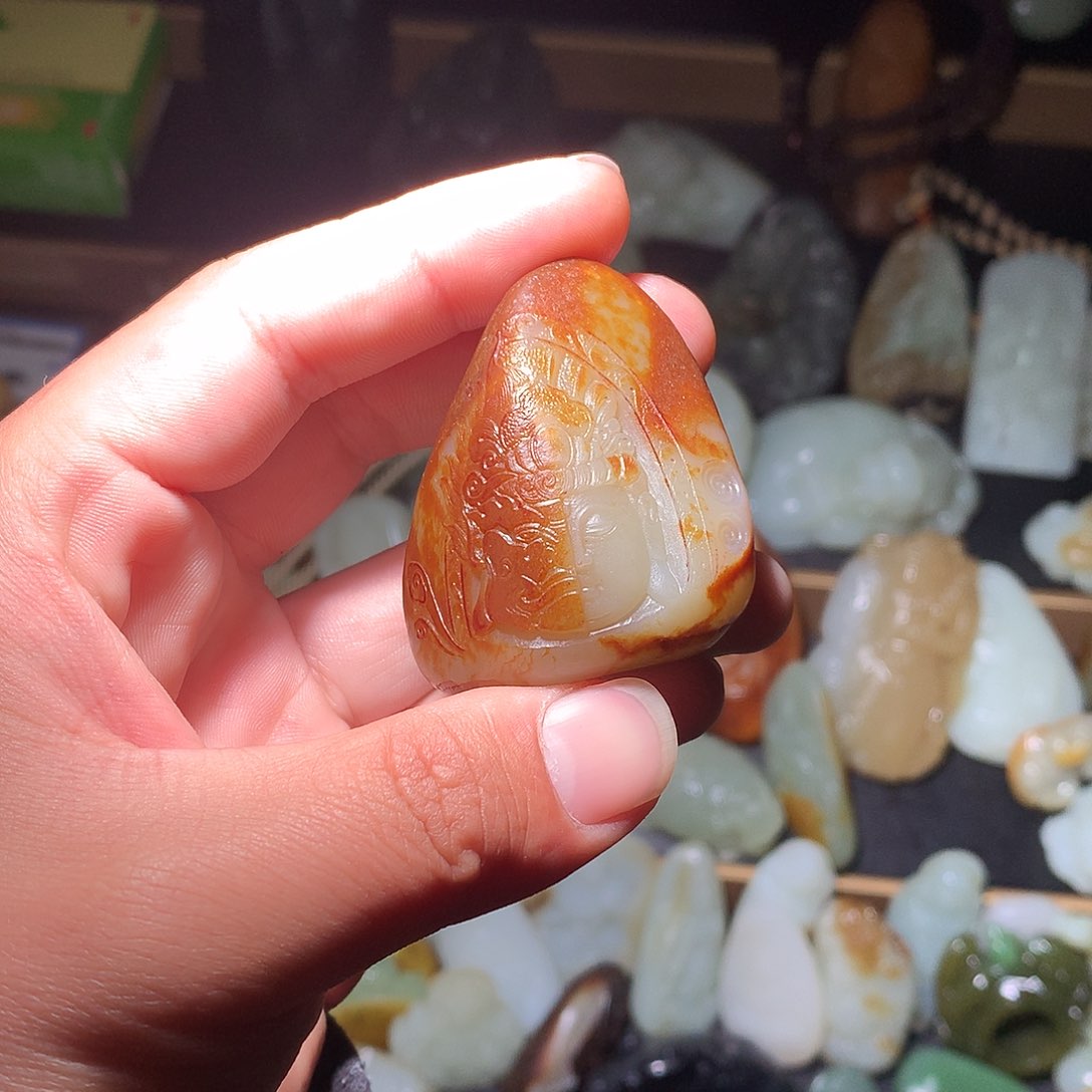 和田玉（糖玉）未镶嵌挂件在****！