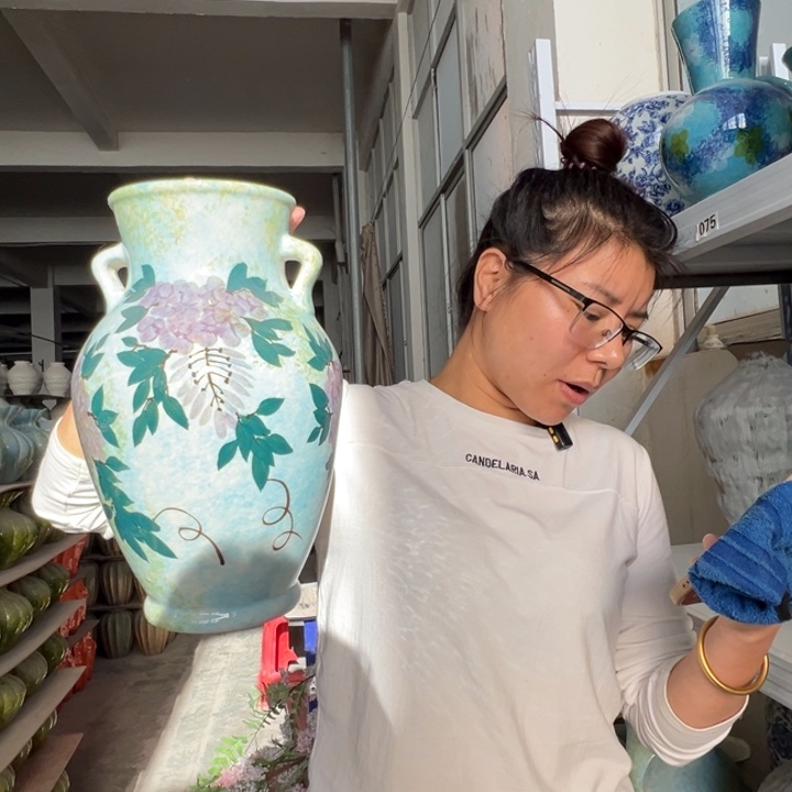 景德镇陶瓷花瓶工厂