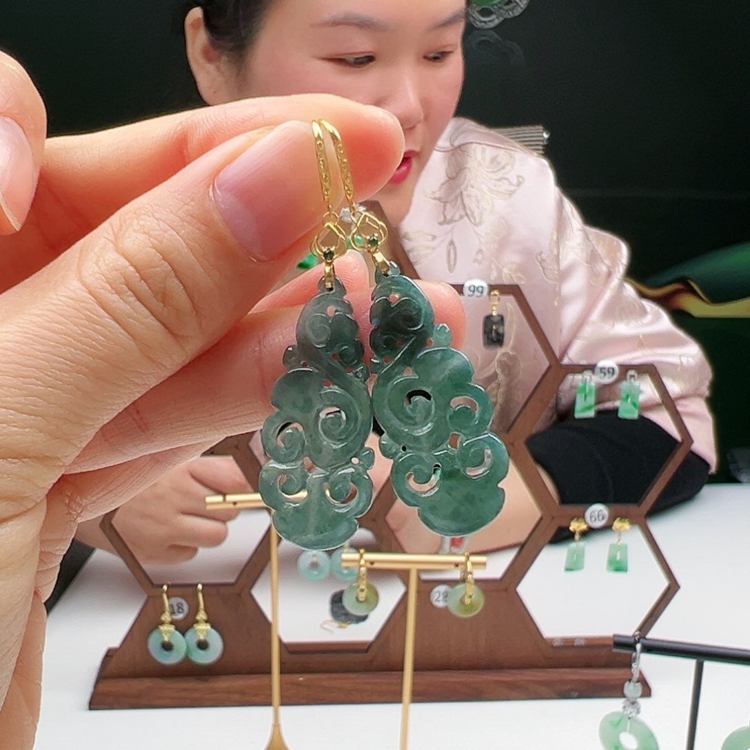 翡翠耳饰18K金镶嵌天然翡翠