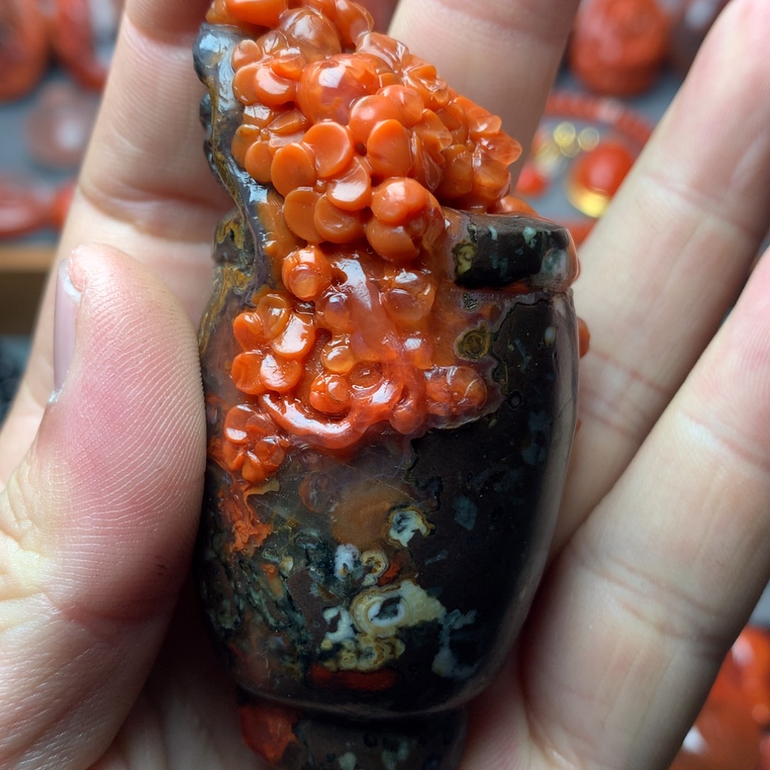 南红玛瑙未镶嵌1啊东寨老南红花瓶