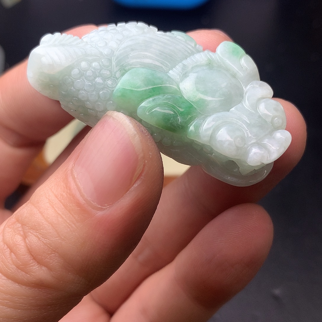 翡翠未镶嵌颈饰翡翠首饰和翡翠珠宝