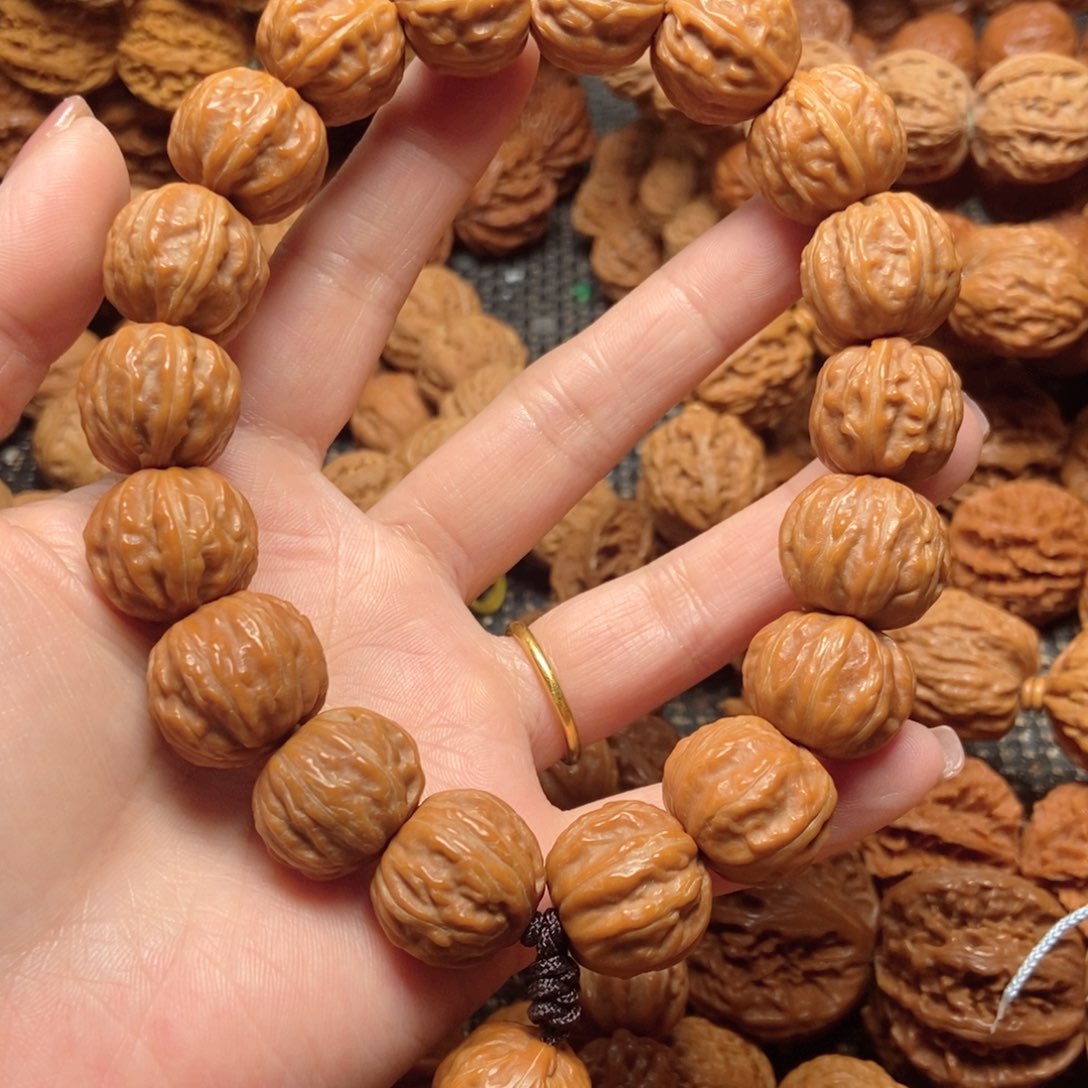 坤***景吊坠桃核野生树王