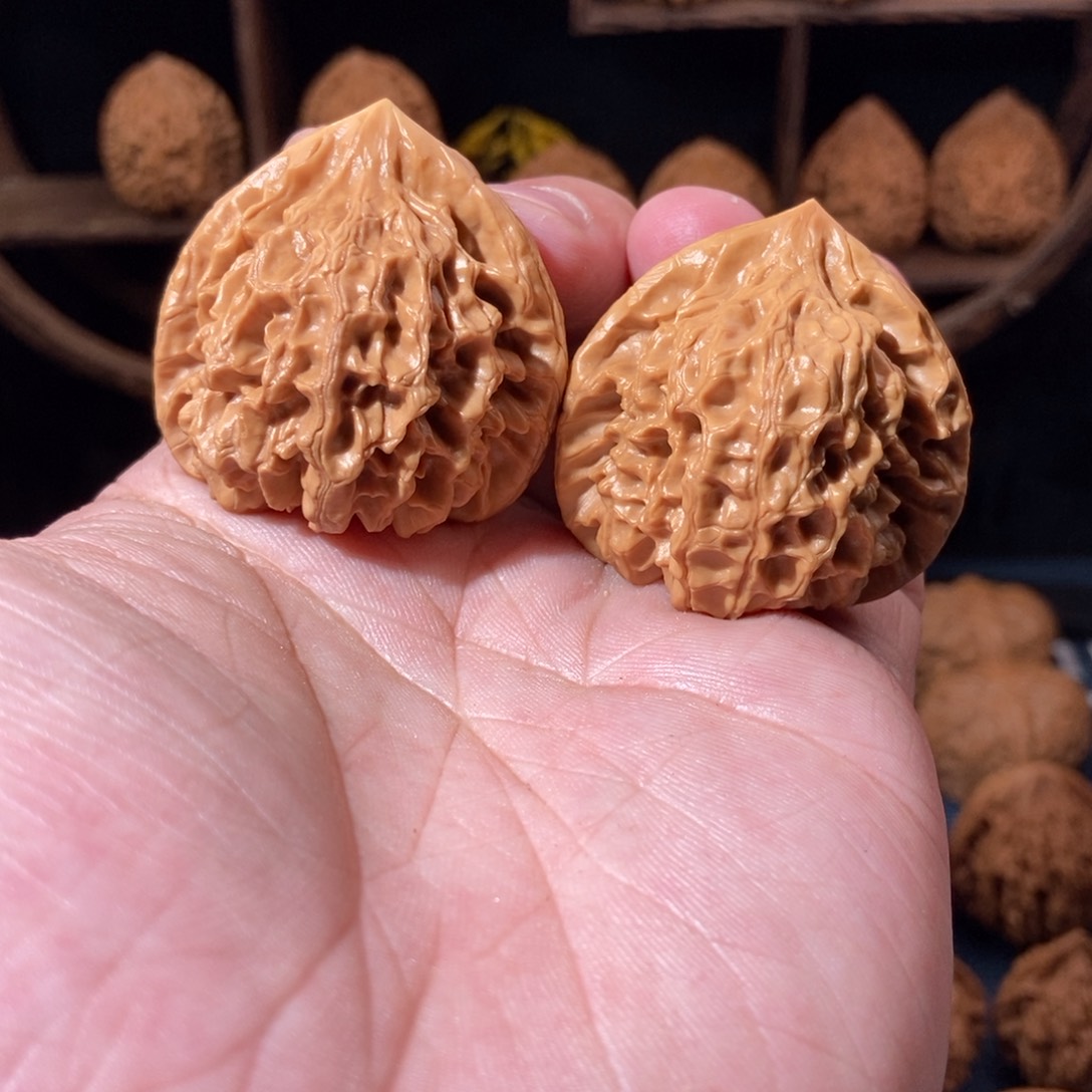 文玩核桃把件39.5龙门涧