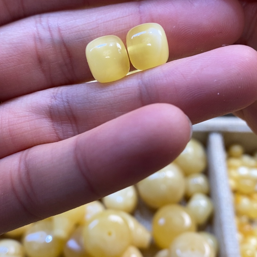 ****己琥珀未镶嵌裸石蜜蜡配珠