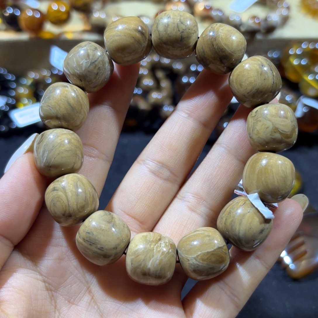 未镶嵌颈饰琥珀青瓷奶咖根珀老型手串